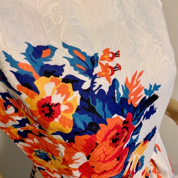 Floral dress NWT size S - Picture 5 of 13